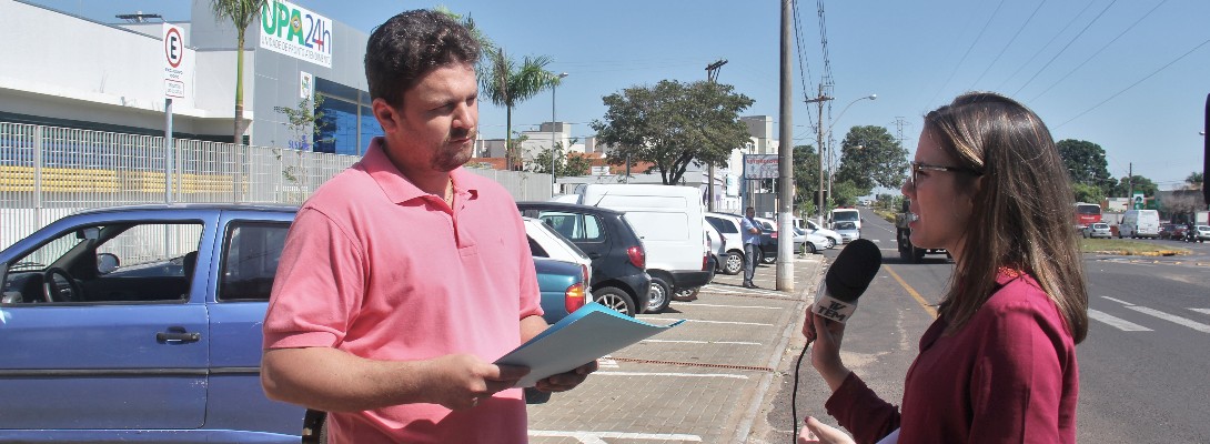 Daniel Sotto durante entrevista à TV TEM na UPA